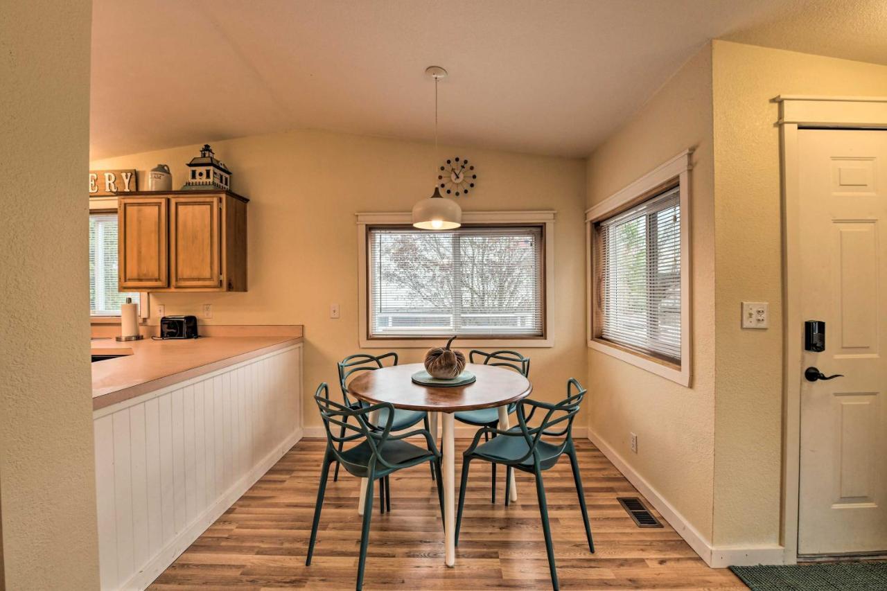 Cute Cottage With Deck Walk 115 Ft To Brewery And Cafe Пулсбо Екстериор снимка